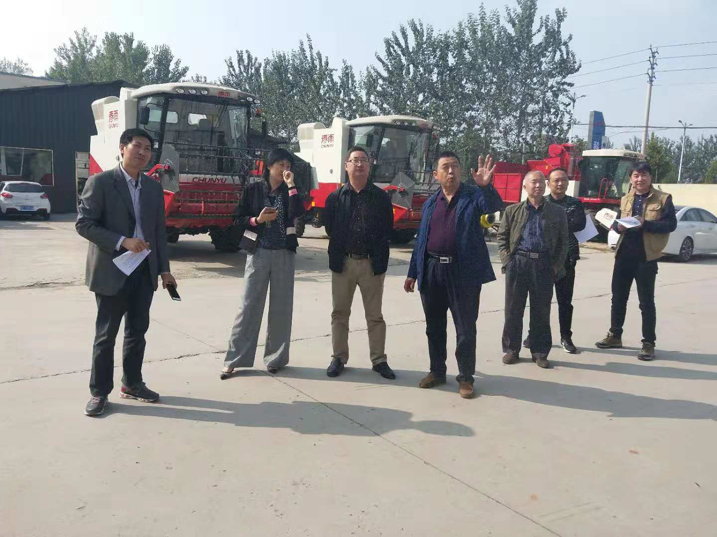 河南省農(nóng)機(jī)局第三督導(dǎo)組蒞臨河南科海廷機(jī)械有限公司考察指導(dǎo)農(nóng)機(jī)環(huán)保工作